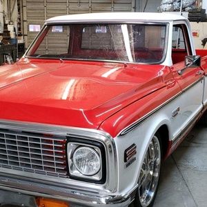 Meet your Posher, Robyn